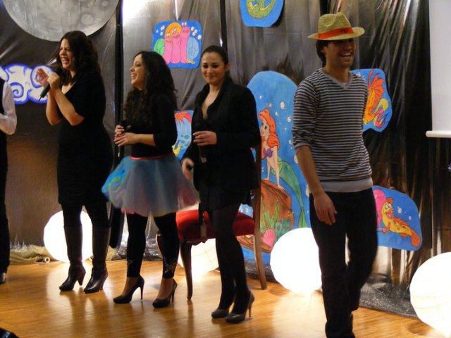 El estreno del musical 'Volando hacia los sueños' abarrota el aula de Cajamurcia de Cieza - 1, Foto 1