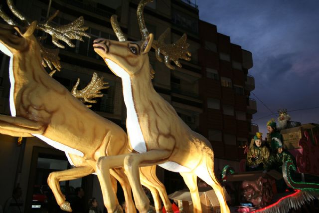 Los Reyes Magos llenan de regalos las calles de Cehegín - 5, Foto 5