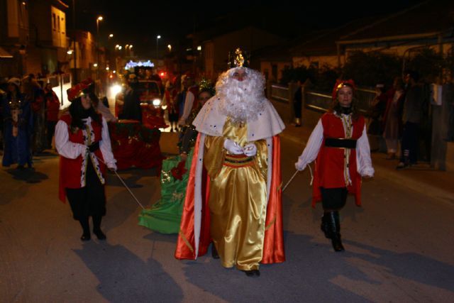 Los Reyes Magos despiertan la ilusión de los niños de Lorquí con su Cabalgata - 2, Foto 2