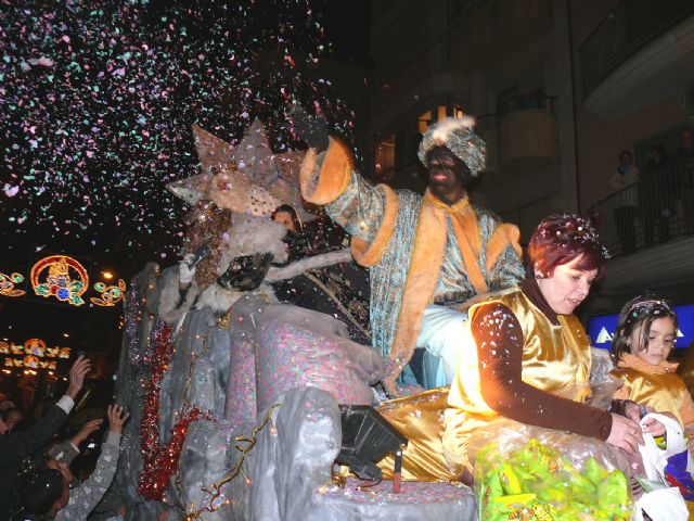 Sus Majestades los Reyes Magos de Oriente repartieron miles de regalos a los niños y niñas de Jumilla - 5, Foto 5