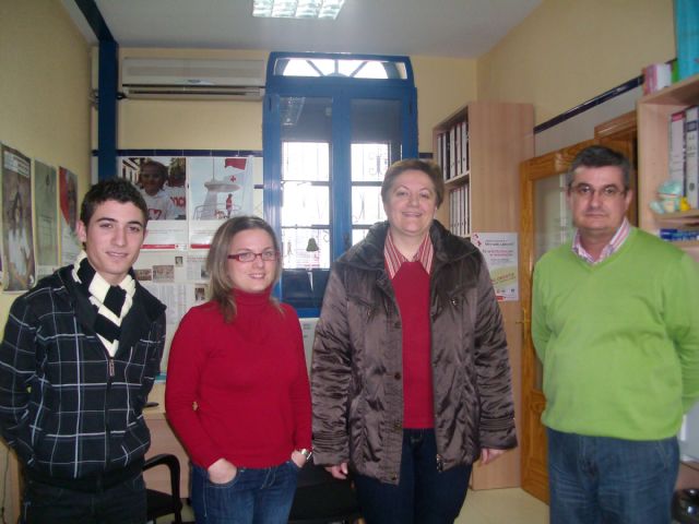 El PSOE y Juventudes Socialistas de Jumilla han recogido 200 kilos de alimentos y unos 150 juguetes - 1, Foto 1