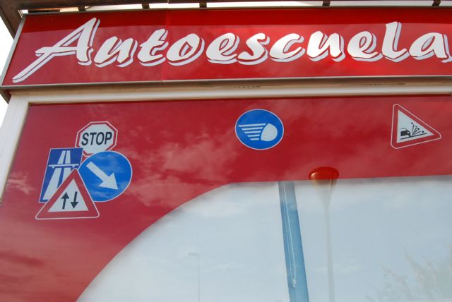 Ya se puede acceder a las ayudas de 386 euros para los jóvenes desempleados que quieran obtener el carné de conducir, Foto 1