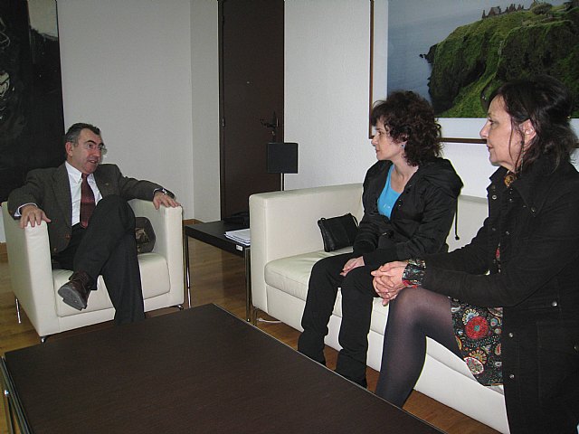 Manuel Campos recibió hoy a representantes de trabajadores sociales de la Administración de Justicia en la Región - 1, Foto 1