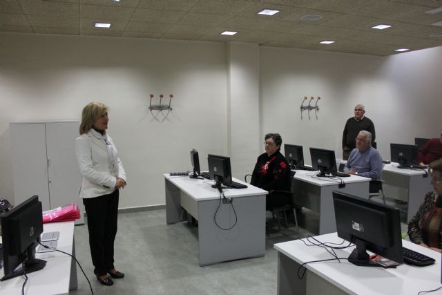 Comienza un nuevo curso de informtica para mayores, Foto 1