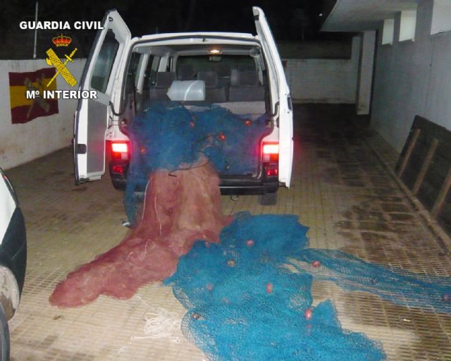 La Guardia Civil desmantela un grupo de jóvenes dedicados a la sustracción de plomo a redes de pescadores - 4, Foto 4