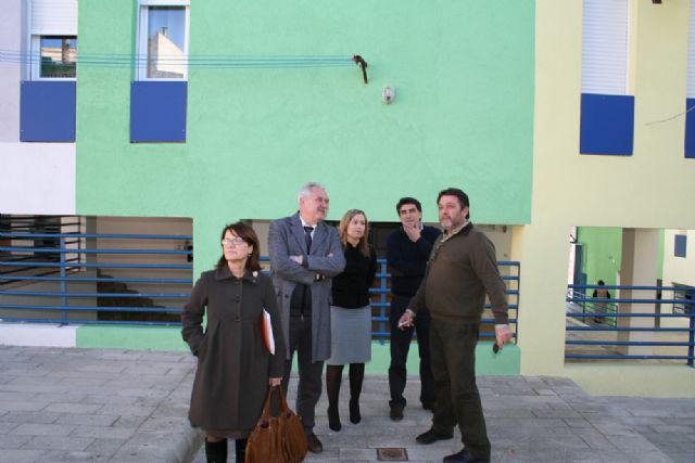 Finaliza la rehabilitación de las viviendas sociales de la calle García Márquez - 1, Foto 1