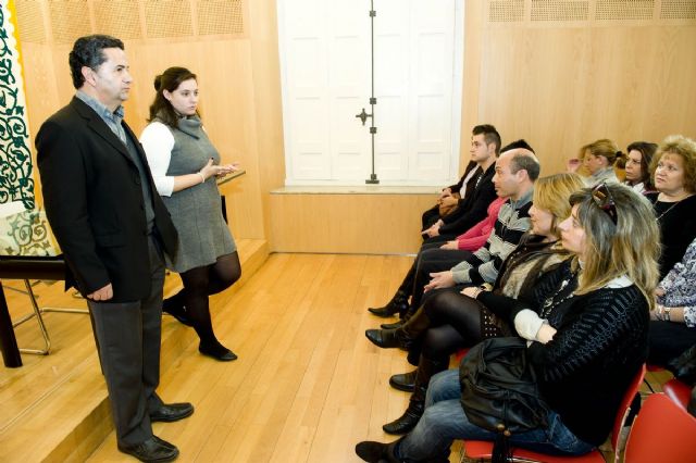 Los alumnos del curso de Celador Sanitario, orgullosos de sus diplomas - 2, Foto 2