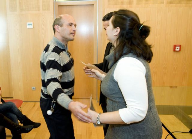 Los alumnos del curso de Celador Sanitario, orgullosos de sus diplomas - 4, Foto 4