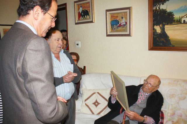 El Alcalde celebra el 100 cumpleaños de un usuario del servicio de teleasistencia - 2, Foto 2