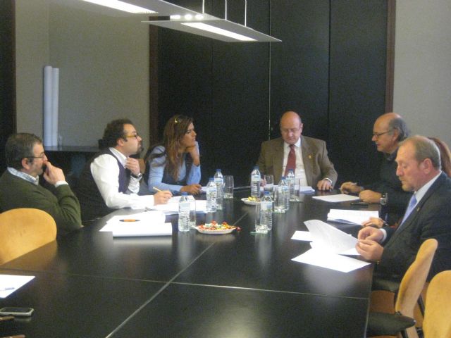 Constituido el jurado que elegirá el diseño de las casetas de artesanos en el jardín de Salitre - 1, Foto 1