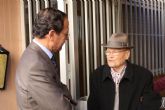 El Alcalde celebra el 100 cumpleaños de un usuario del servicio de teleasistencia