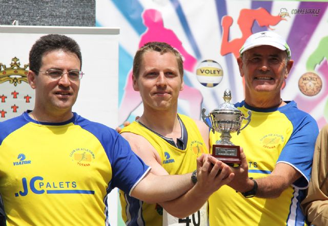 Finaliza el año 2010 habiendo sido uno de los ms activos para los integrantes del Club Atletismo Totana - 5