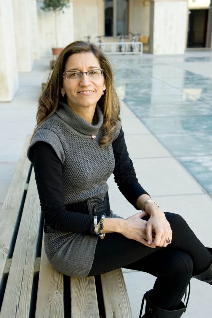 Pasado y presente se funden en Mala Luna, novela finalista del Premio Hache - 2, Foto 2