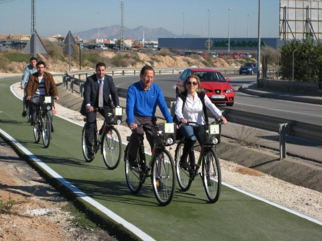 Los murcianos ya pueden desplazarse en bicicleta desde la ciudad al Campus de Los Jerónimos - 1, Foto 1