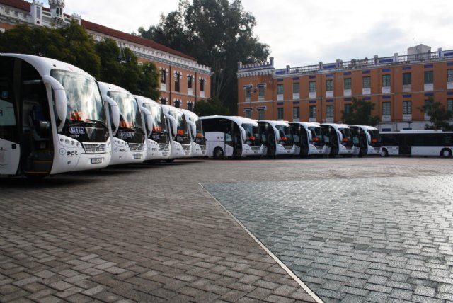 La flota regional de autobuses incorpora 12 nuevos vehículos que reducen un 42 por ciento las emisiones contaminantes - 1, Foto 1