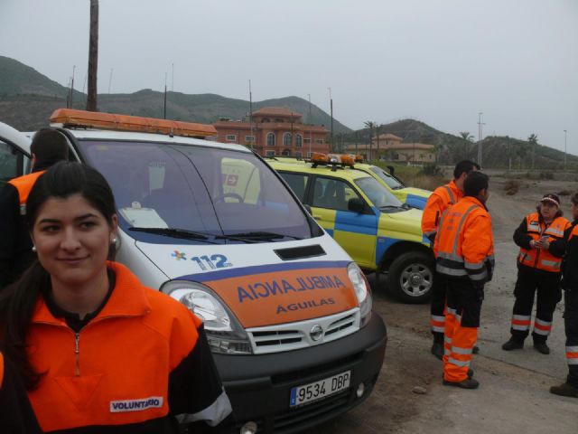 A la bsqueda del buceador desaparecido en La Isla del Fraile de guilas se han sumado hoy una veintena de motos acuticas - 28