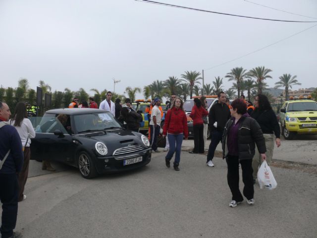 A la bsqueda del buceador desaparecido en La Isla del Fraile de guilas se han sumado hoy una veintena de motos acuticas - 35