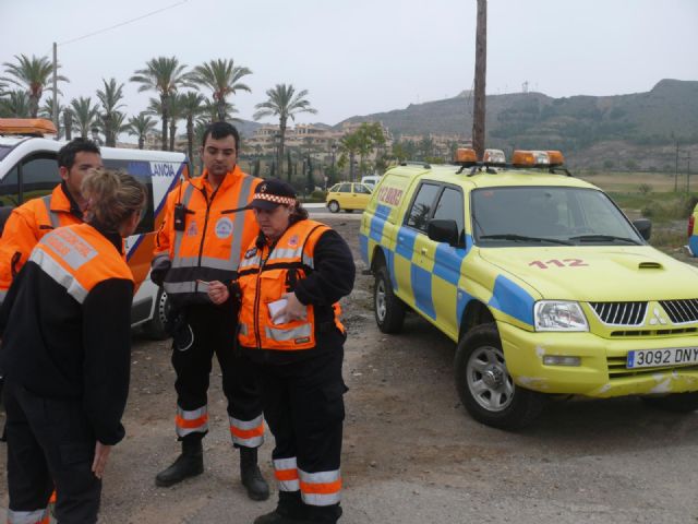 A la bsqueda del buceador desaparecido en La Isla del Fraile de guilas se han sumado hoy una veintena de motos acuticas - 37