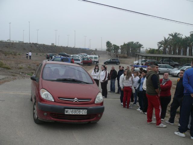 A la bsqueda del buceador desaparecido en La Isla del Fraile de guilas se han sumado hoy una veintena de motos acuticas - 40