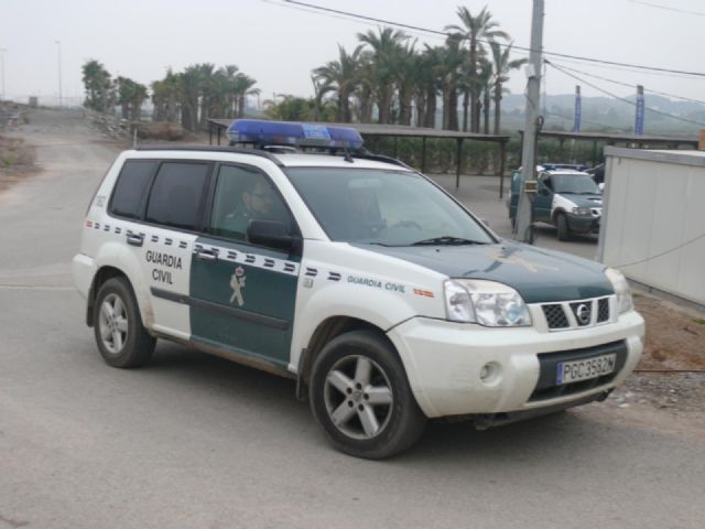 A la bsqueda del buceador desaparecido en La Isla del Fraile de guilas se han sumado hoy una veintena de motos acuticas - 43