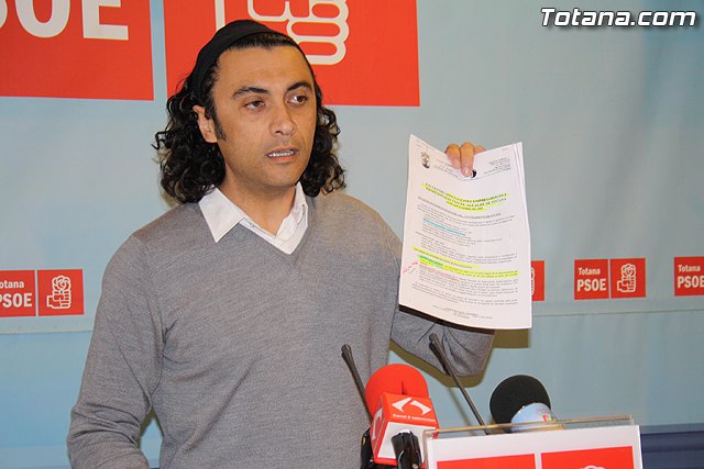 Rueda de prensa PSOE Totana 18/01/2011, Foto 1