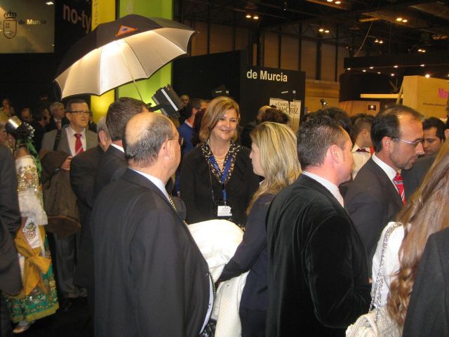 El patrimonio cultural y la Semana Santa es lo más demandado por los visitantes al stand de Murcia en FITUR - 2, Foto 2