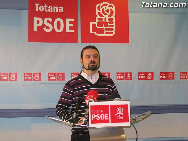 El PSOE de Totana acusa al alcalde de despilfarrar el dinero de todos - 1, Foto 1