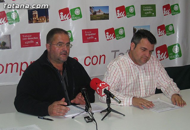 Rueda de prensa IU Totana 20/01/2011, Foto 1