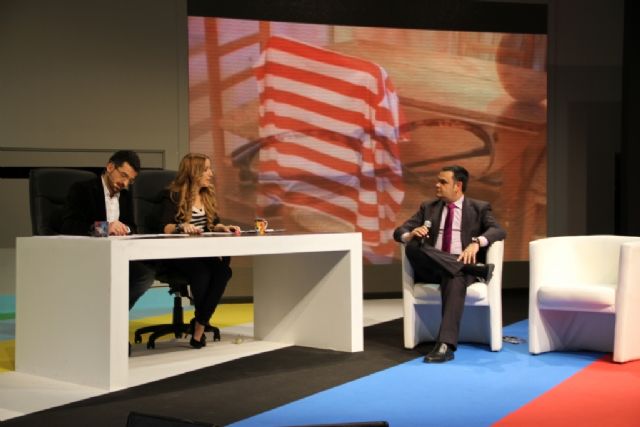 Autoridades municipales asisten a la inauguración oficial del stand de la Región en Fitur 2011, Foto 4