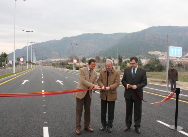 La apertura del segundo tramo de la Costera Sur culmina una legislatura que ha batido el récord de kilómetros de carreteras construidos - 2, Foto 2
