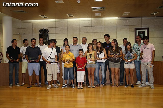 The city of Totana announces scholarships for outstanding athletes of the municipality in 2010, Foto 1