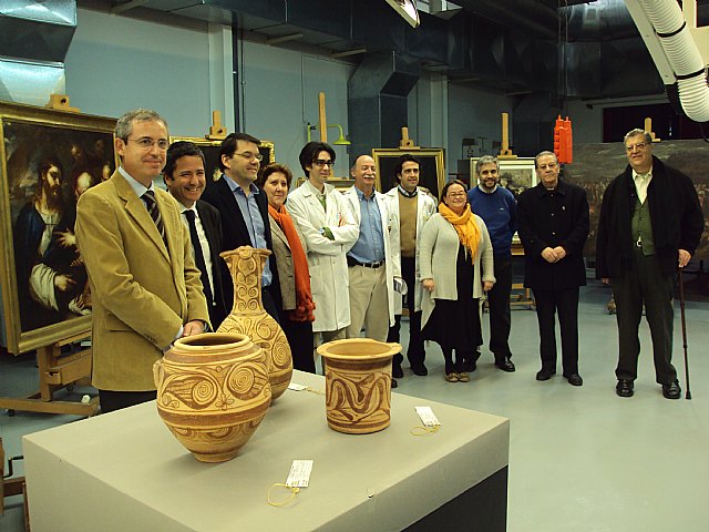 Cultura restaura nueve lienzos de los siglos XVII al XX y tres piezas de cerámica procedentes del Cabezo del Tío Pío de Archena - 1, Foto 1