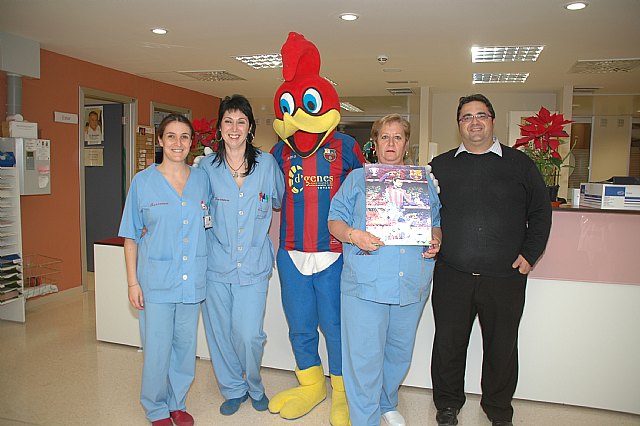 The PB Totana delivers gifts to over 100 children in the hospital Virgen de la Arrixaca of Murcia, Foto 1