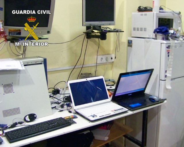 La Guardia Civil detiene a tres personas e imputa a otra relacionadas con delitos contra la propiedad intelectual - 3, Foto 3