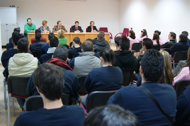 La Comunidad invierte más de 1,2 millones de euros en un taller de empleo y una escuela taller para 52 desempleados de Lorca - 3, Foto 3