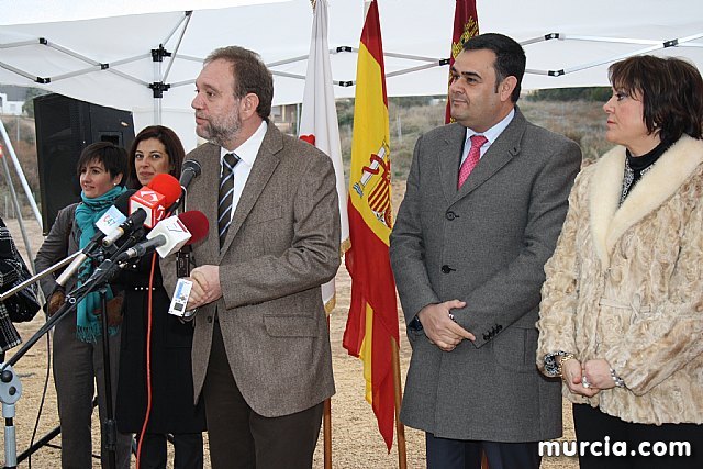 Sotoca y Martínez Andreo ponen la primera piedra del Colegio que sustituirá al actual Centro Educativo de La Cruz - 1, Foto 1