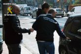 La Guardia Civil detiene a tres personas dedicadas a cometer robos con violencia en estaciones de servicios y comercios