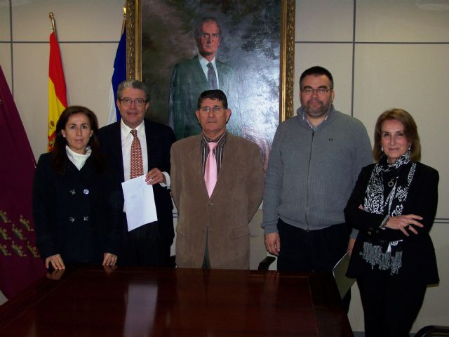 Las familias numerosas de Águilas podrán obtener descuentos en comercios locales - 2, Foto 2