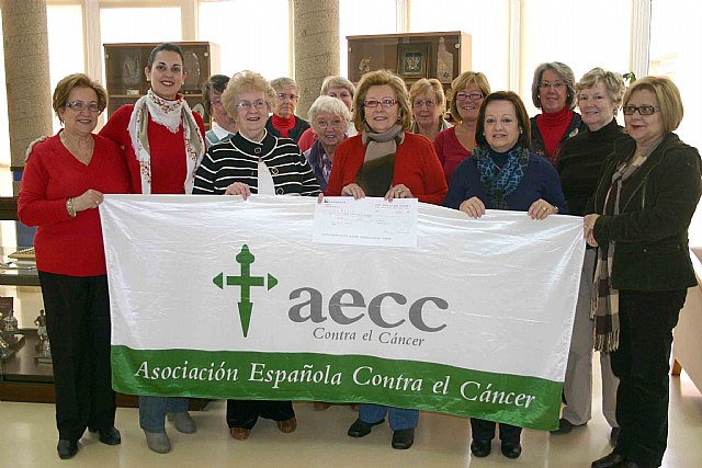 El grupo de patchwork dona la recaudación de sus trabajos a la AECC - 1, Foto 1