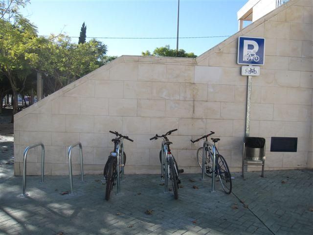 El Ayuntamiento instala aparcabicis en ocho centros deportivos municipales - 2, Foto 2