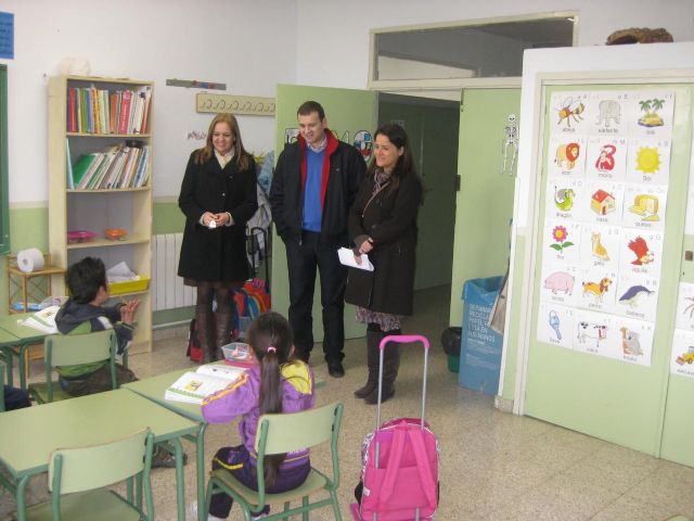 María Dolores Sánchez pasa revista a los colegios de Monteagudo - 1, Foto 1