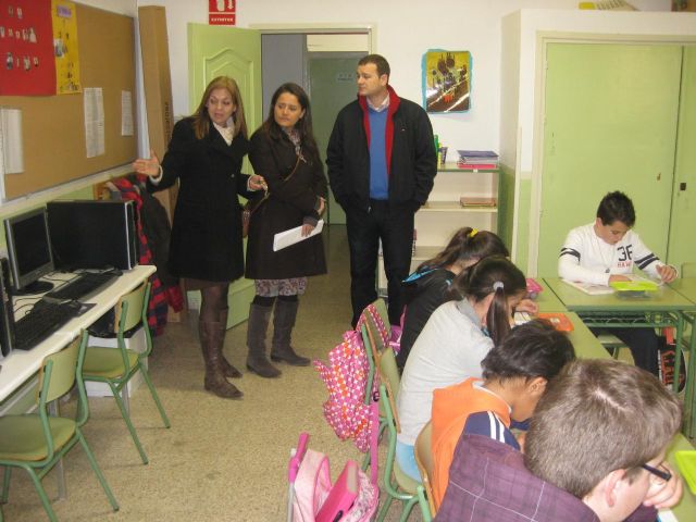 María Dolores Sánchez pasa revista a los colegios de Monteagudo - 2, Foto 2