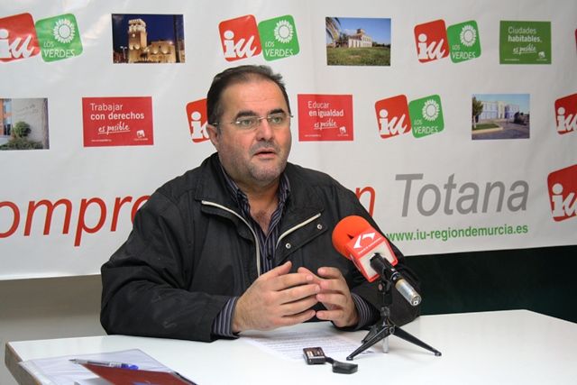 IU: El alcalde y el concejal de Servicios demuestran su incompetencia con la adjudicación, sin publicidad, los Servicios de Recogida de Basura Limpieza viaria e interiores, Foto 1