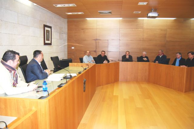 El alcalde y el concejal de Urbanismo se reúnen con la junta directiva de AEMCO, Foto 1