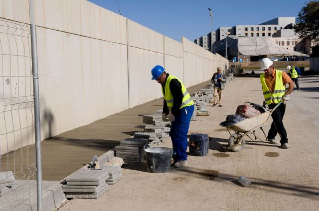El acceso peatonal al nuevo hospital por la calle Minarete estará en dos semanas - 2, Foto 2