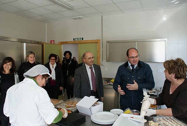 Inaugurado el nuevo comedor escolar que beneficiará a cerca de 300 alumnos del Colegio Público Asunción Jordán de Puerto Lumbreras - 2, Foto 2