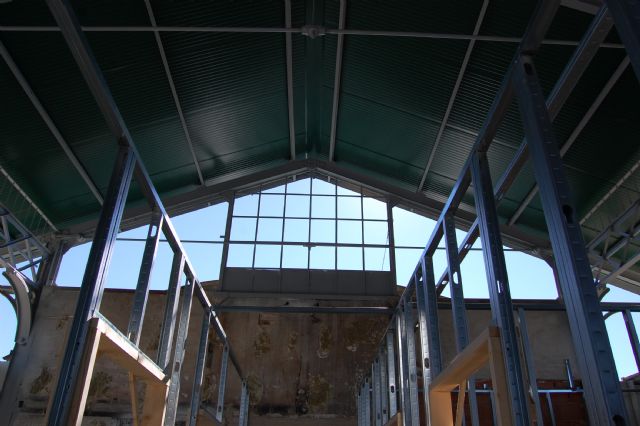 El alcalde de Alguazas, José Antonio Fernández Lladó, visita las obras de construcción del Albergue - 1, Foto 1