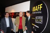 Miguel ngel Cmara recibe a Vittorio Storaro, ganador de tres scar y uno de los ms prestigiosos directores de fotografa del Cine