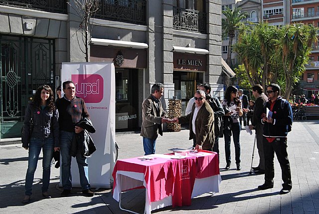El cabeza de lista a la Alcaldía de Murcia, Rubén Juan Serna, participó ayer en un acto informativo en la Plaza de Santo Domingo - 1, Foto 1