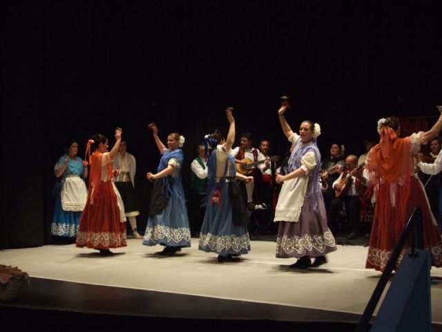 Música, flores y bailes regionales en el certamen de folclore Villa de Blanca - 2, Foto 2